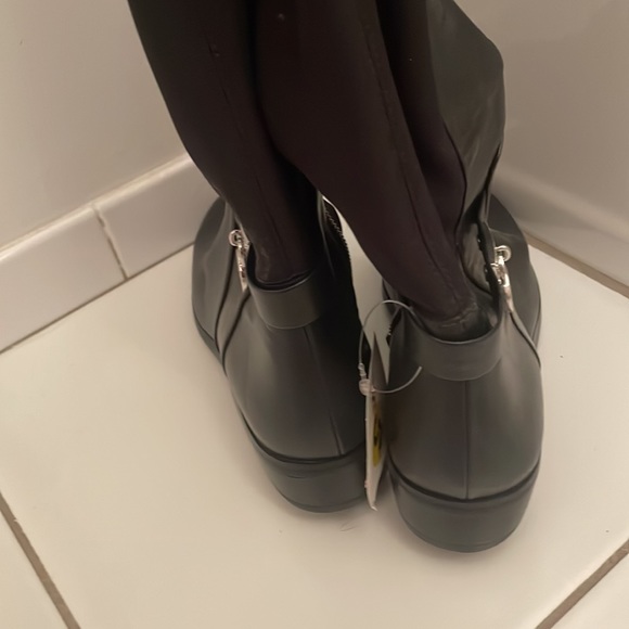 NEW!! Michael Kors knee high boots - Picture 3 of 6